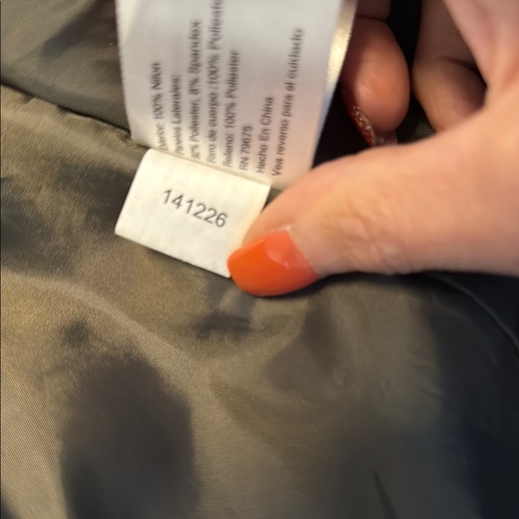 MICHAEL Michael Kors Olive Green Quilted Vest for Versatile Layering - Picture 11 of 11